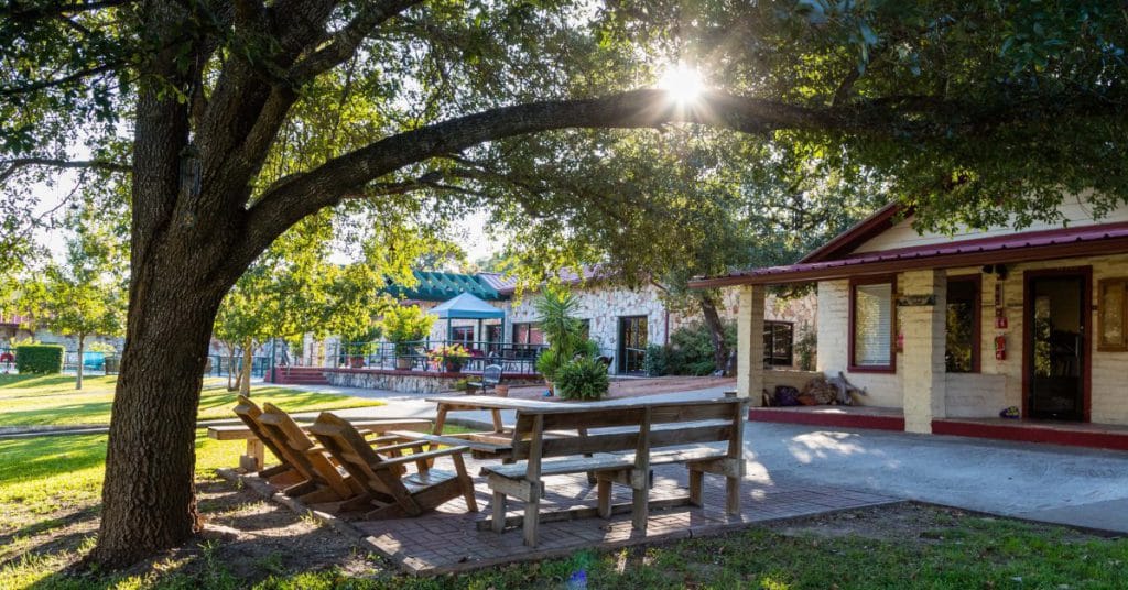 tree-shaded-sitting-area-lahacienda