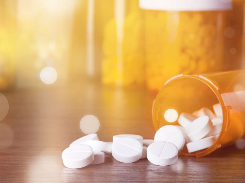 Image of Hydrocodone Pills Used to Treat Post Surgery Pain | La Hacienda